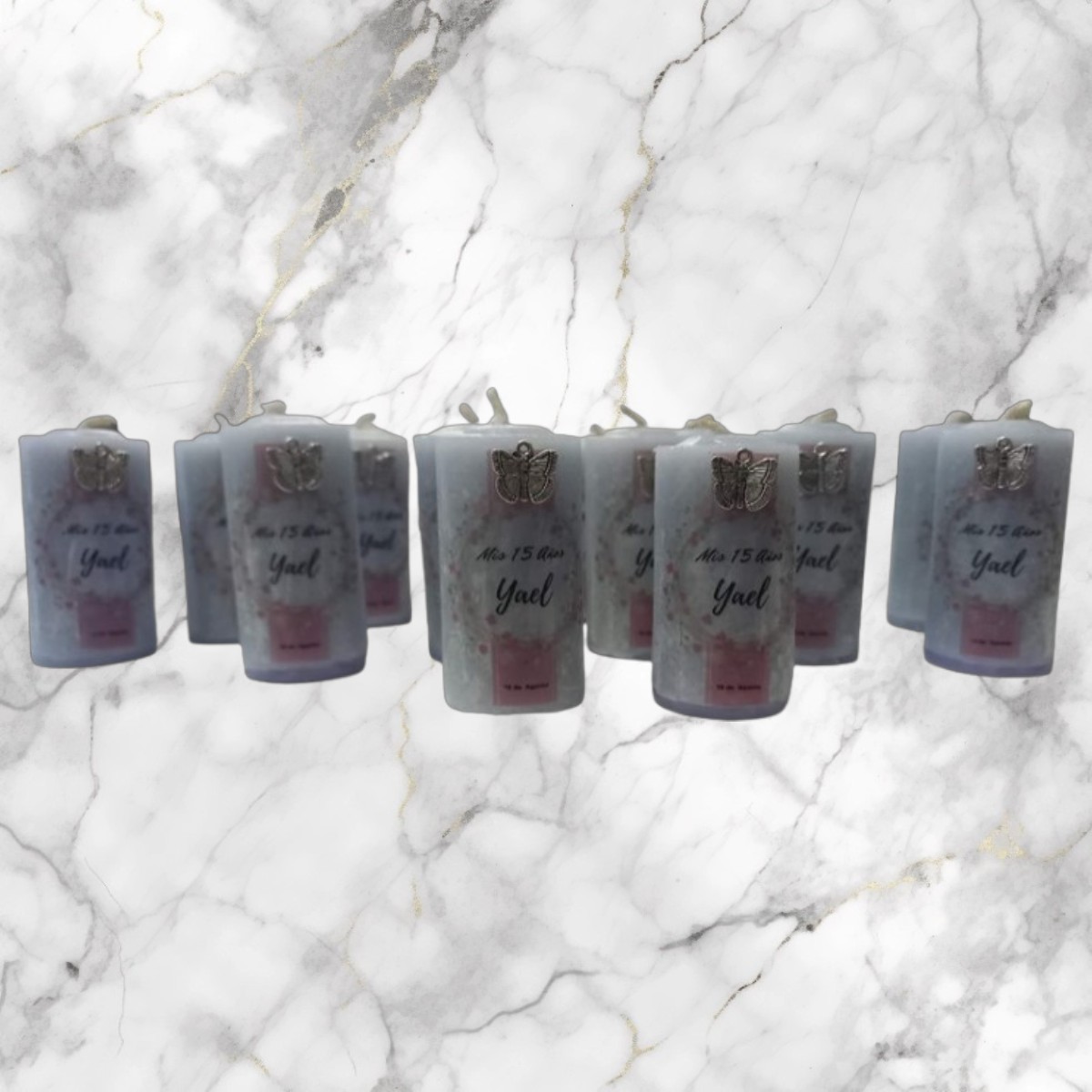 Pack x15 Velas Cilíndricas Estilizadas Premium (3x6 cm) – Flores Incrustadas, Personalizado Fusionado - Imagen 7