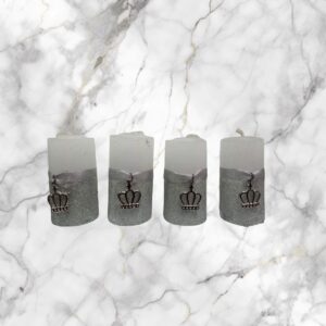 Pack x15 Velas Cilíndricas Estilizadas con Glitter (3x6 cm) – Con Cinta, Dije a Elección y Aromas