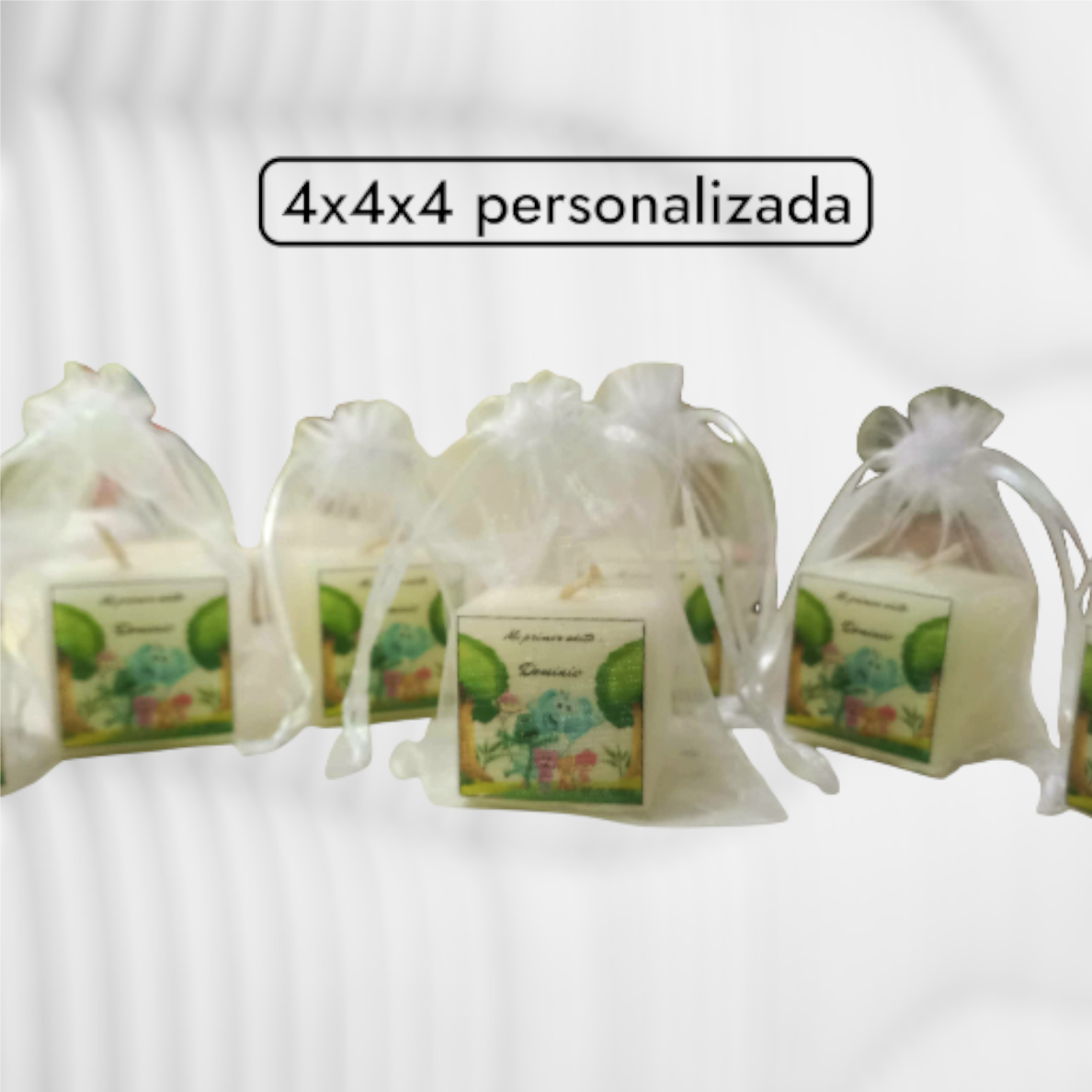 Pack x10 Velas Cuadradas Personalizadas (4x4x4 cm) con Diseño Fusionado en Bolsita de Organza - Brezos Aromas - Imagen 2