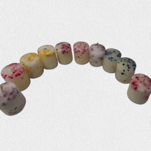 Pack x3 Velas Cilíndricas Botánicas (4x5 cm) – Con Flores Incrustadas y Aromas a Elección - Imagen 4
