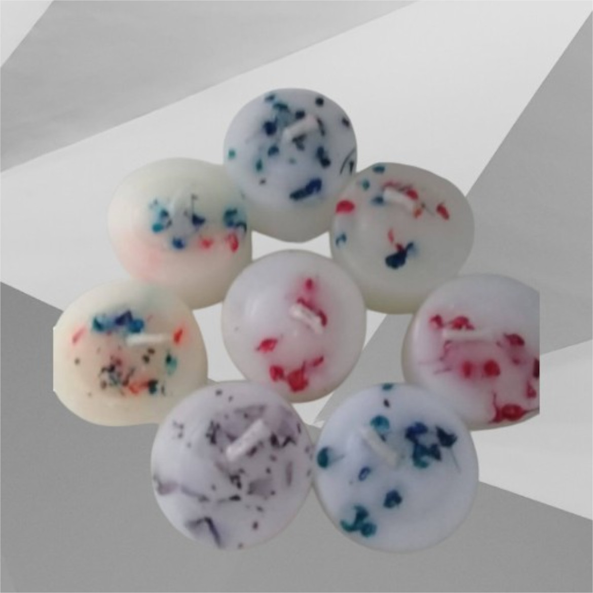 Velas de Noche Altas con Florcitas Incrustadas (Pack x 10) - Imagen 4