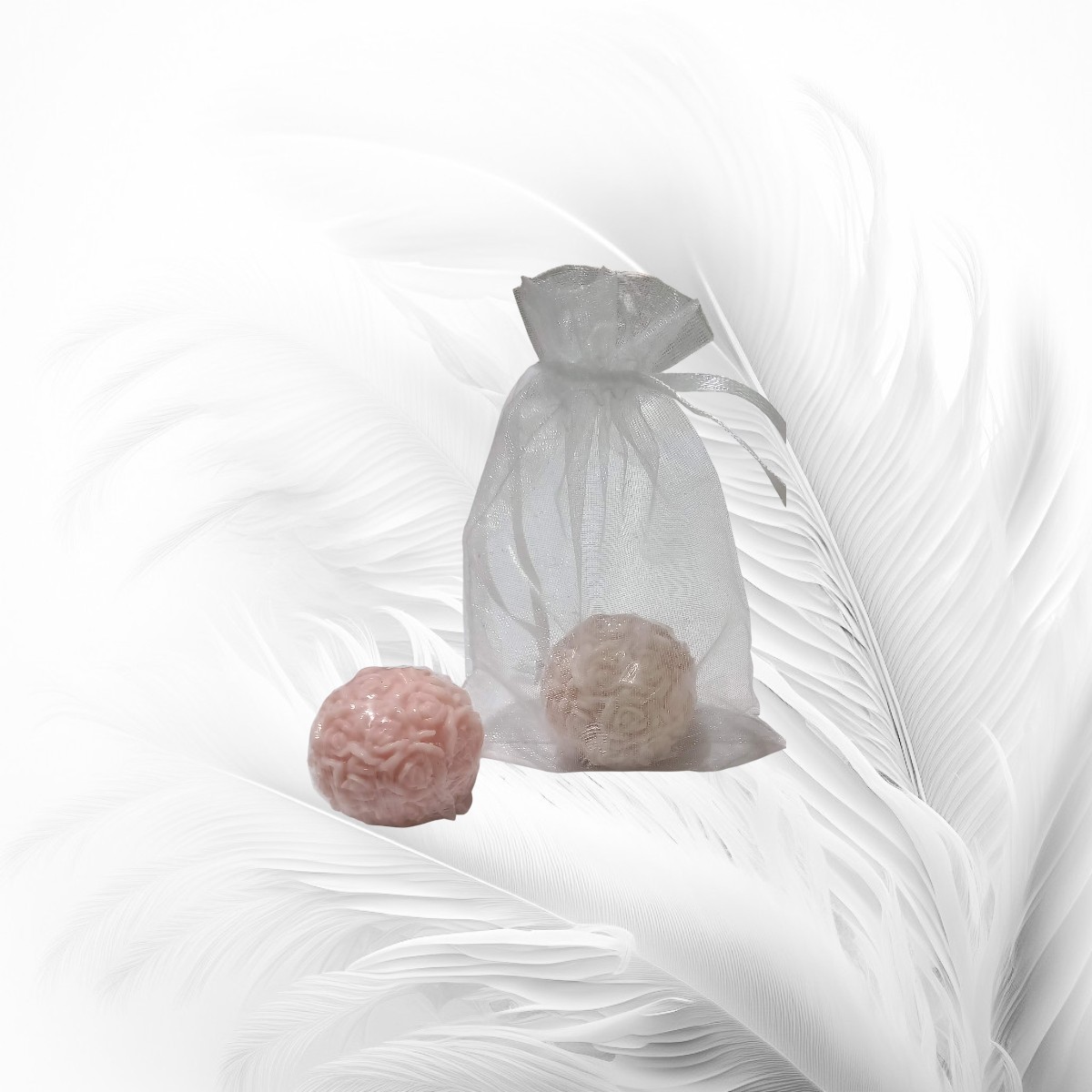Pack de Jaboncitos "Esfera con Rositas en Relieve" (4 unidades) – Sofisticación Artesanal - Imagen 4