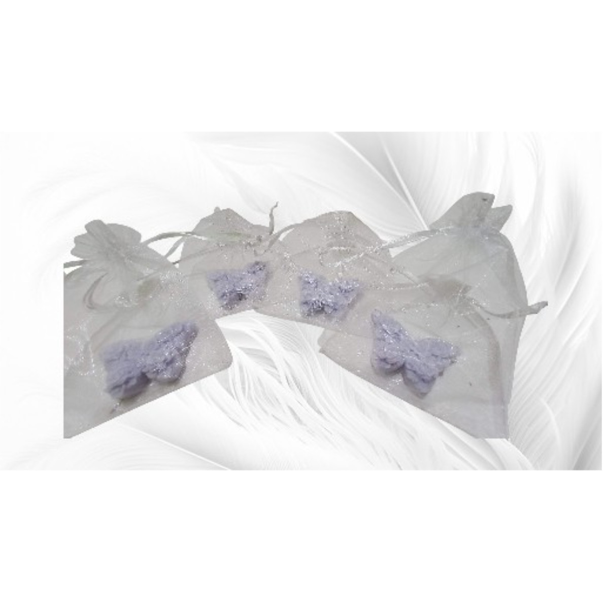 Souvenirs Artesanales: Mariposa con Rositas en bolsita de organza